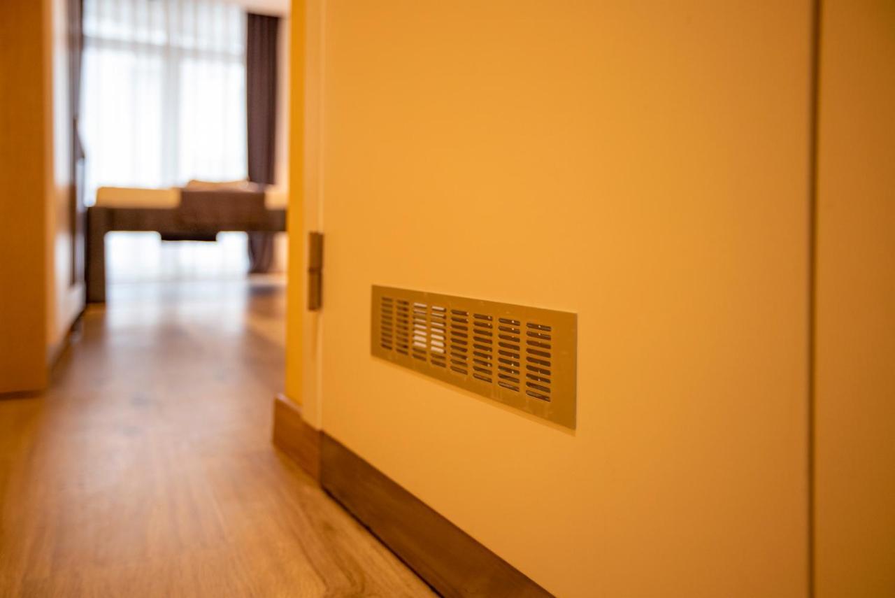 Hotel 4 Llulla Pristina Kültér fotó